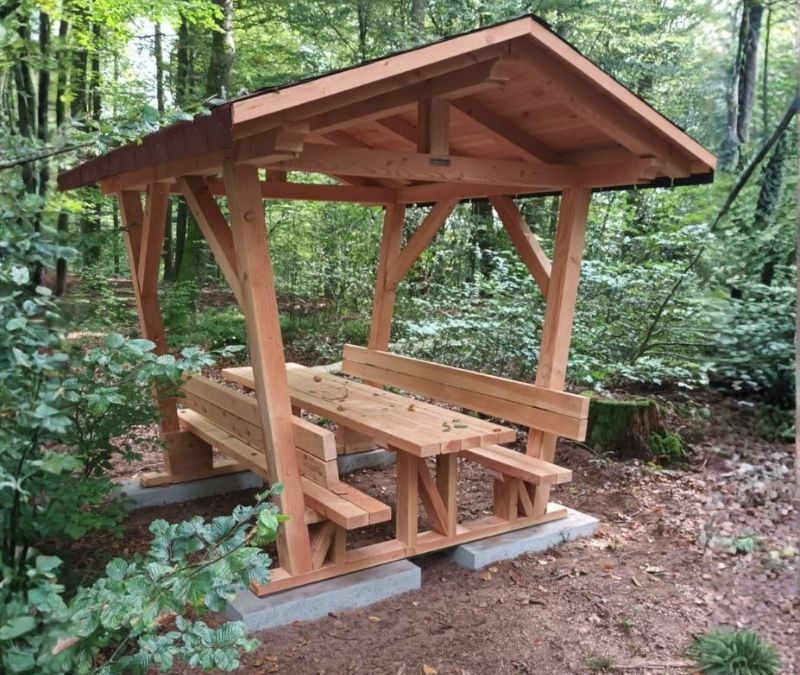 abris-en-bois-table-bancs