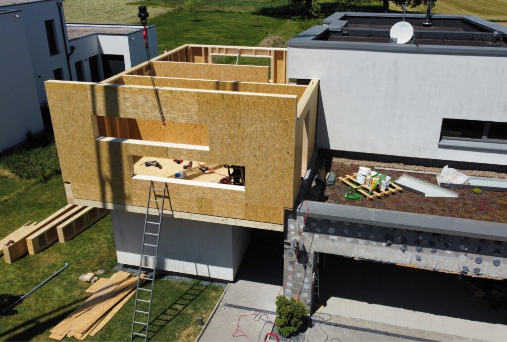 surélévation-partielle-maison-jour-de-montage-3
