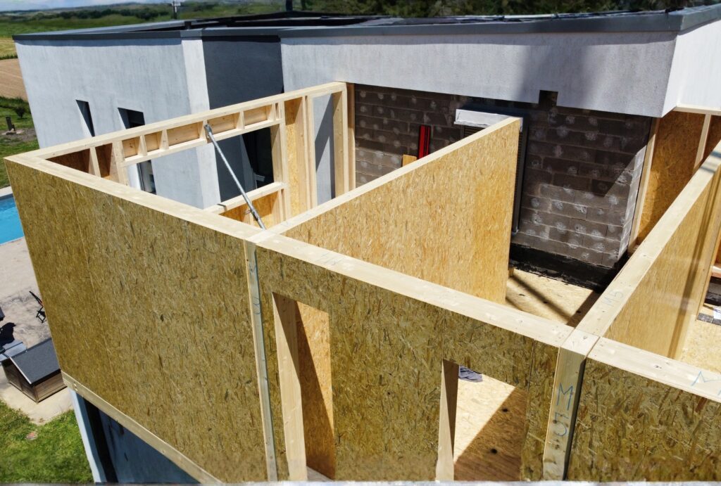 surélévation-partielle-maison-jour-de-montage